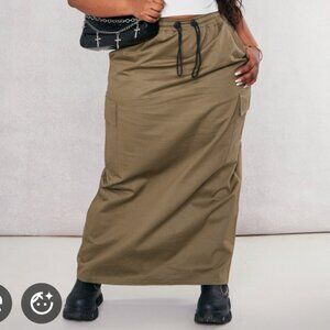 Prettylittlething Plus khaki twill cargo midaixi skirt